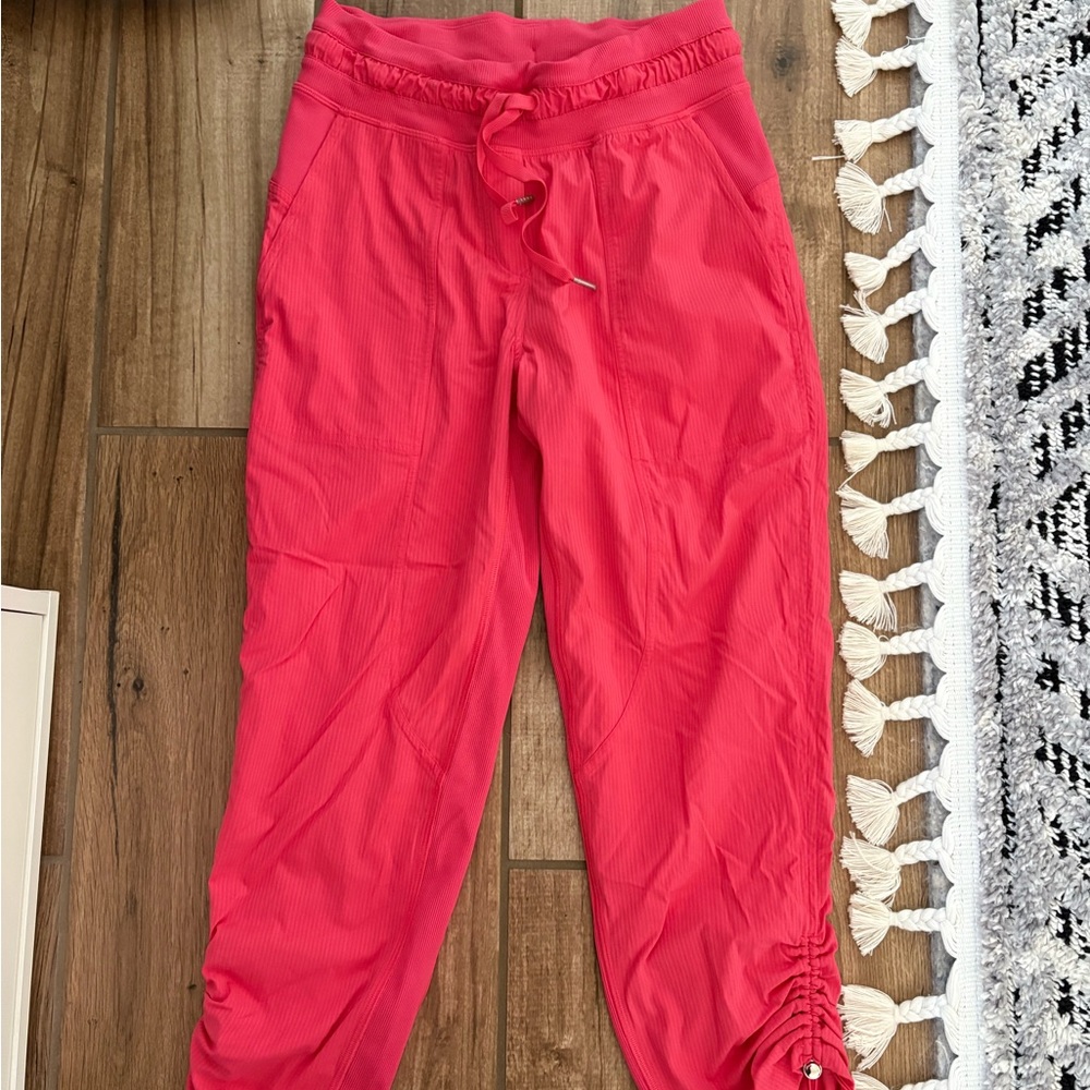 Lululemon cropped dance pants